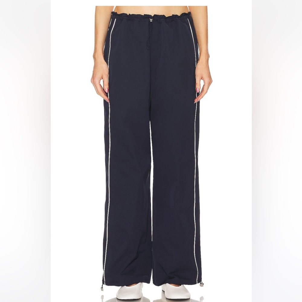 NWT - GRLFRND Cinched Waist Wide Leg Pant in Navy & Ivory, Size S
